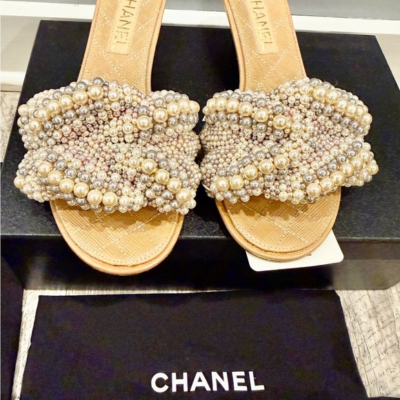 CHANEL Pearl and Beige Slip-On Kitten Heel Sandals EUC - Picture 2 of 14